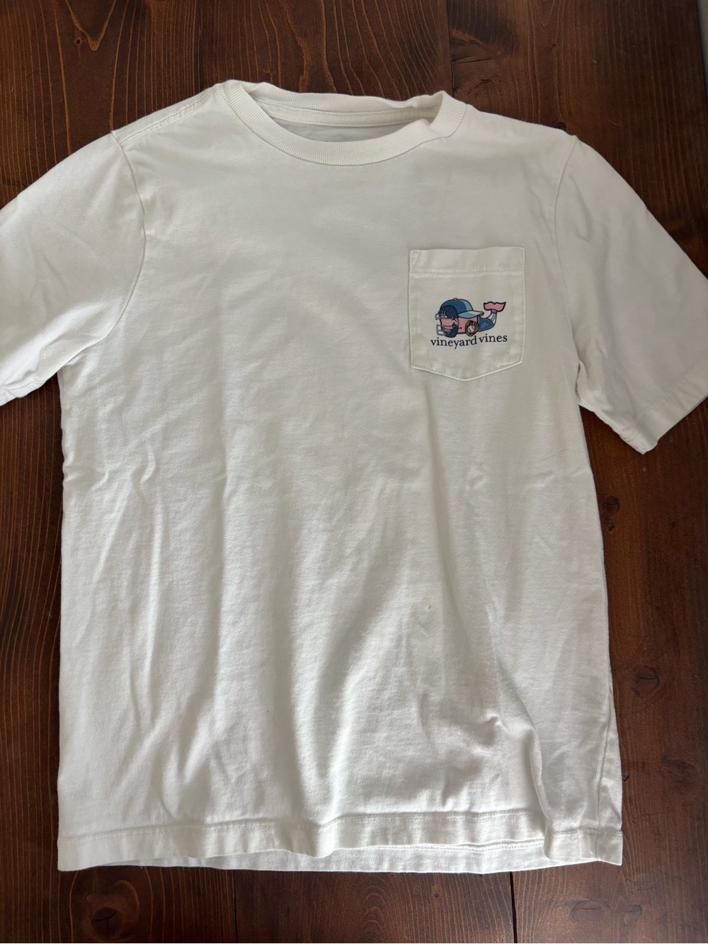 Vineyard Vines White Short-Sleeve Pocket Tee with Baseball Catcher Whale S